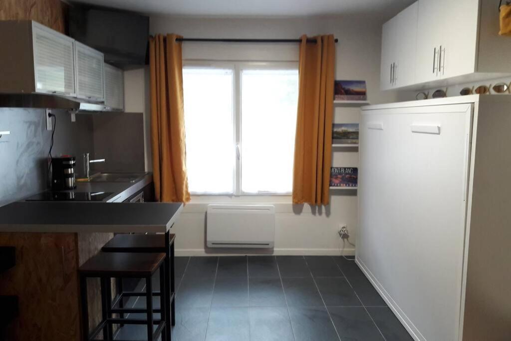 Le Pratik, Commerces Et Lac A Pied Apartment Sevrier Exterior photo